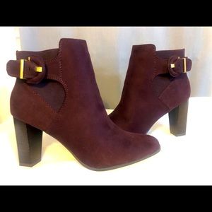 Liz Claiborne Size9 Purple Heel Boots